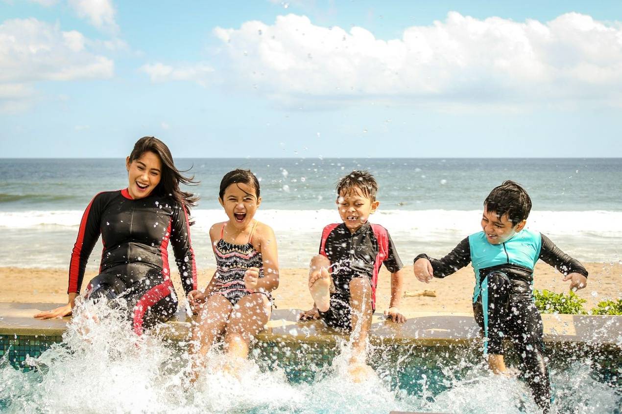 10 Amazing Holiday Activities for the Whole Family